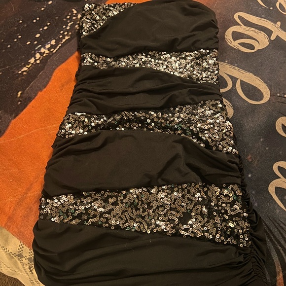Black sparkle cocktail dress - Picture 1 of 5